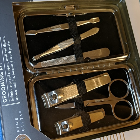 Grooming Kit - Picture 7 of 8